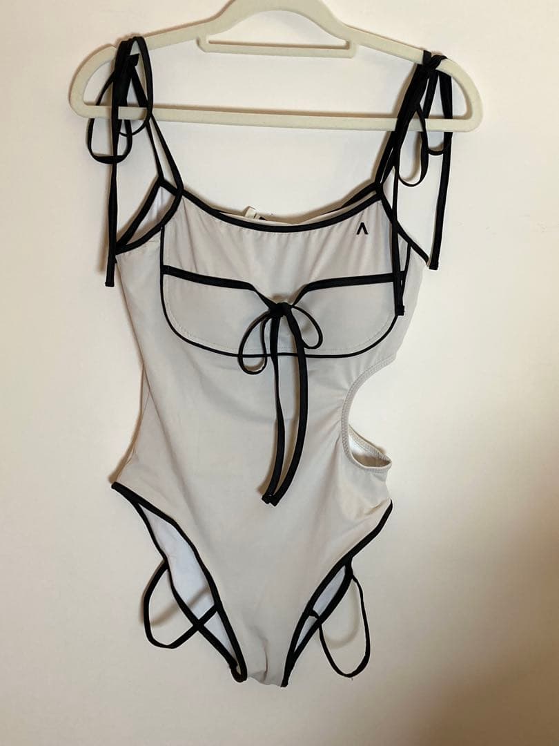 ANDMARY ベージュ ブラック ワンピース水着 アンドマリー