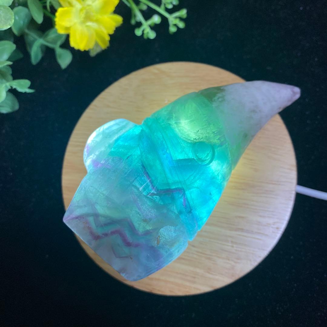 エンジェルフェザー フローライト トリプルカラー ノーム カービング 置物