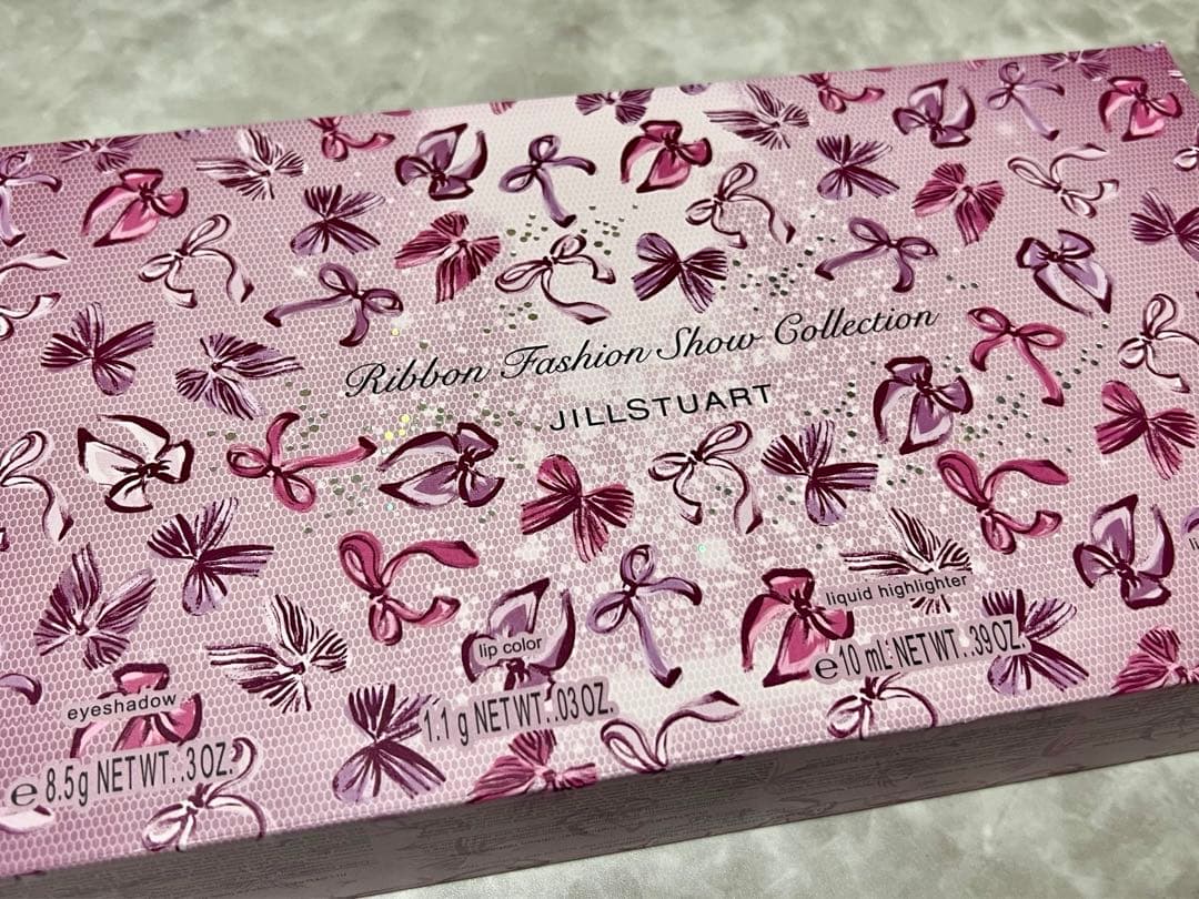 ジルスチュアート　クリスマスコフレ　2025 ショッパー付き