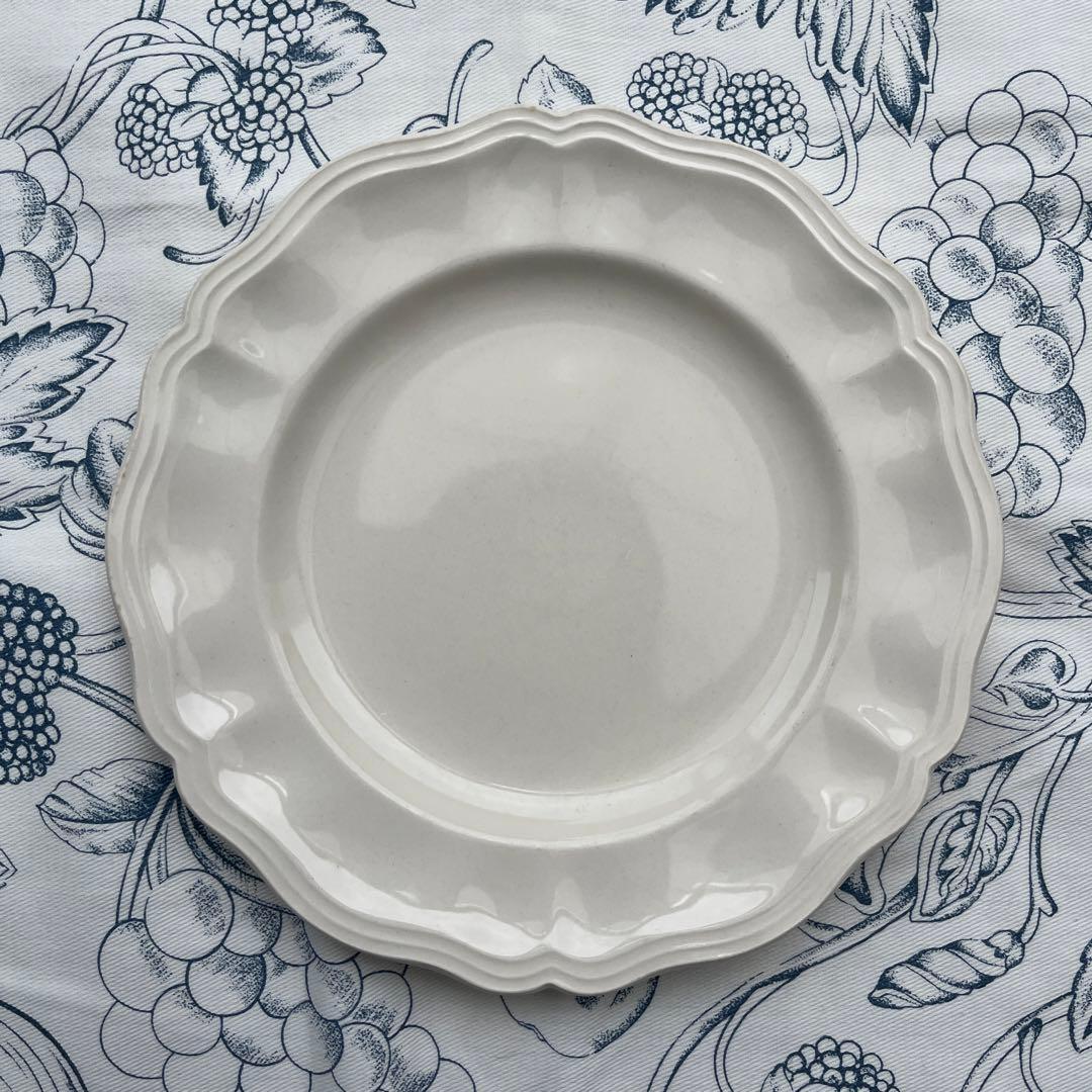 まる　送料込イギリスロイヤルドルトン　花リム白アンティークデザート皿6枚