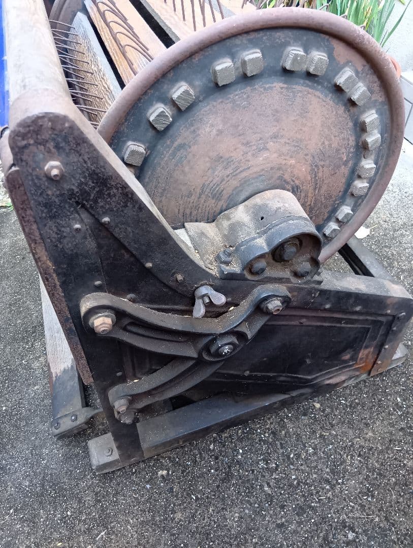 昭和足踏み脱穀機