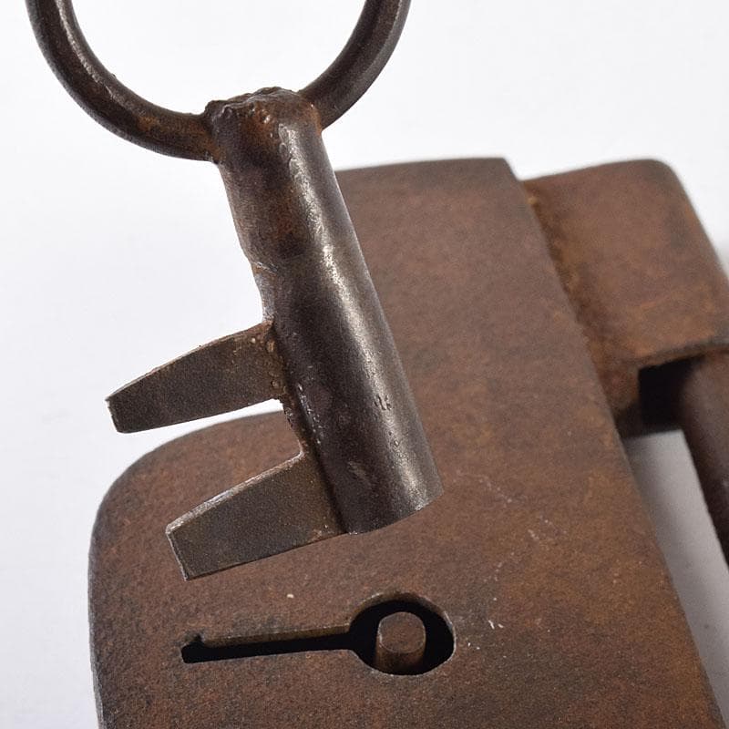 古民具　古鉄　古い錠前　鍵　2点　V　R8682