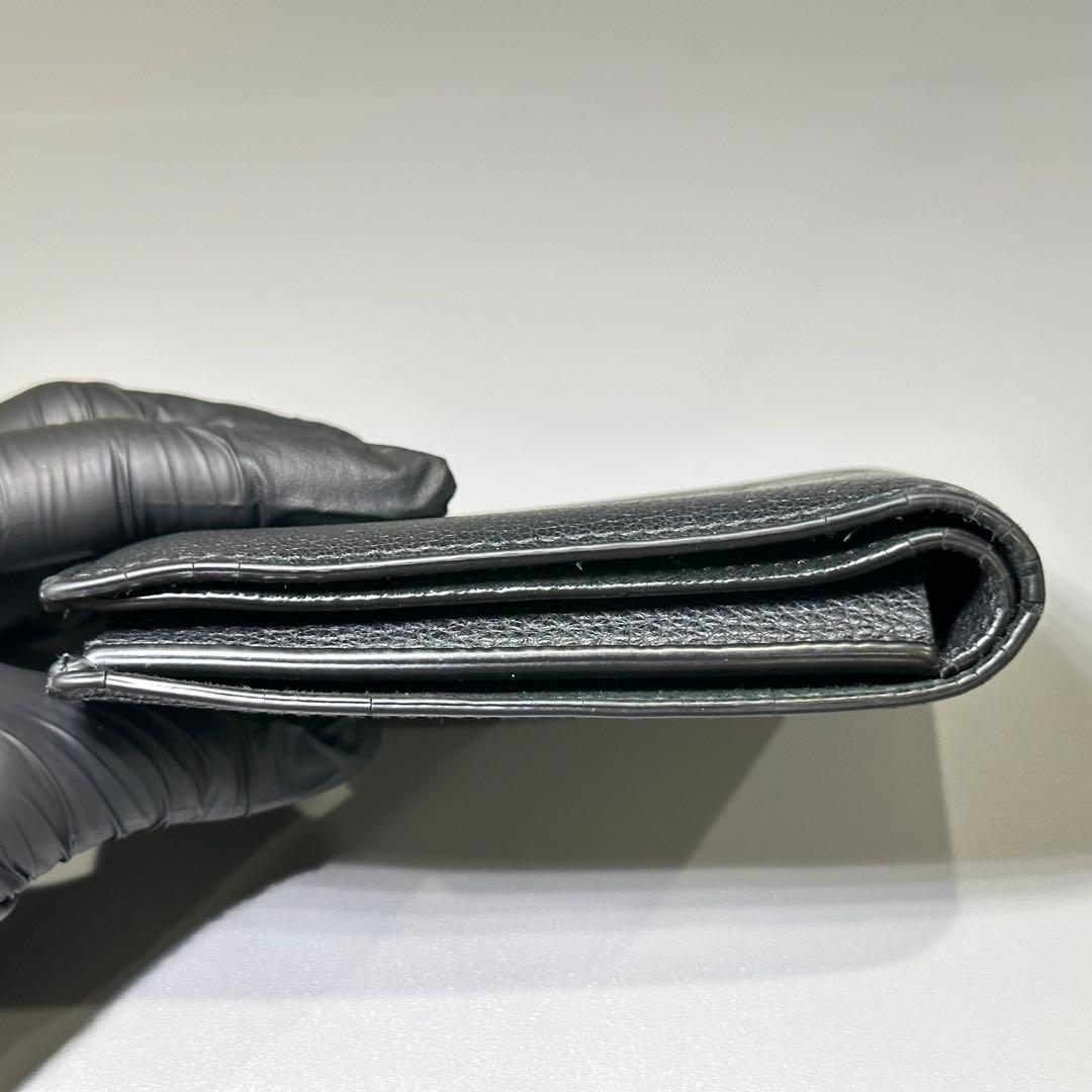 GUCCI ブラックレザー 二つ折り財布　レザー