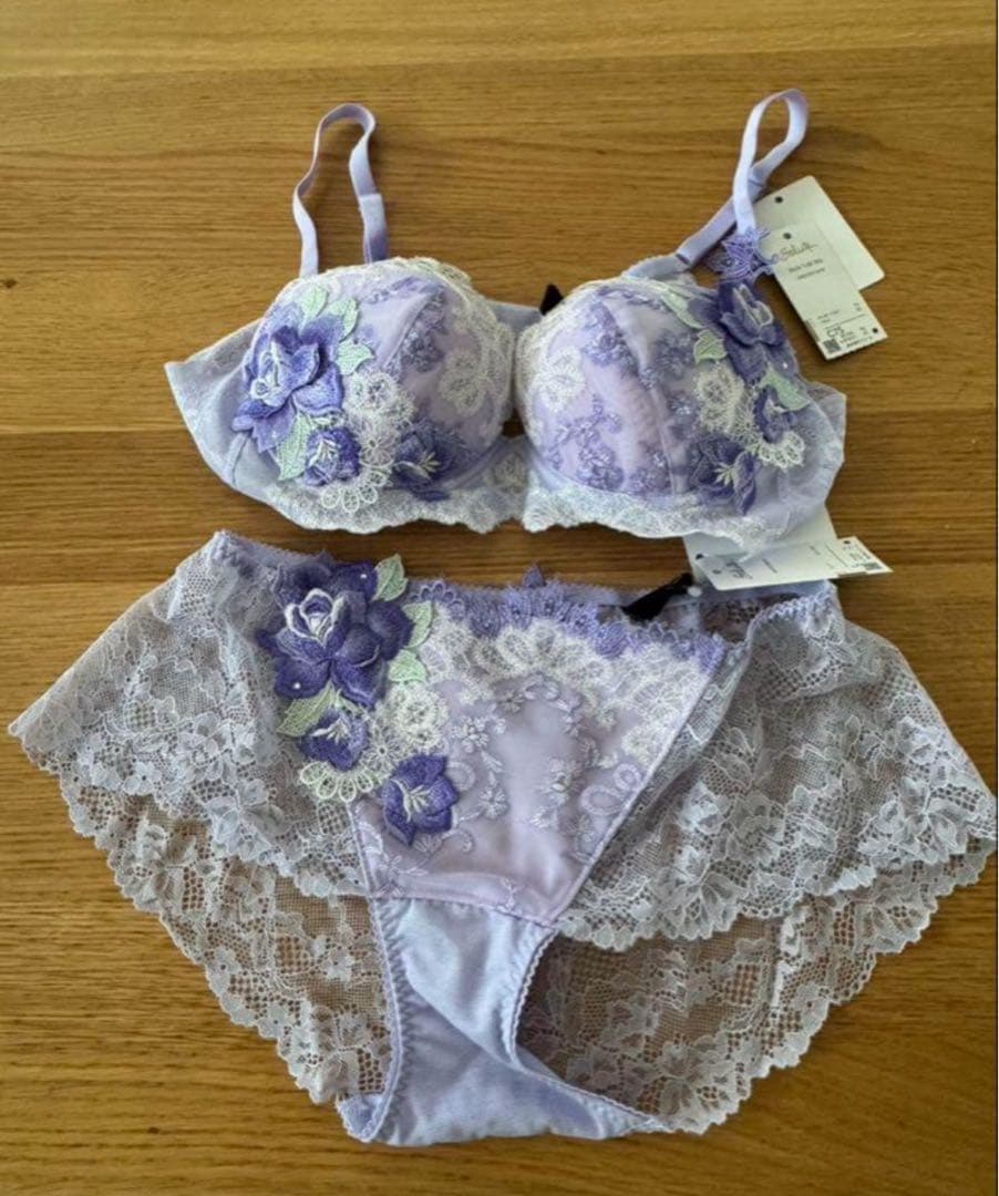 サルート　84G ブラ、ショーツセット