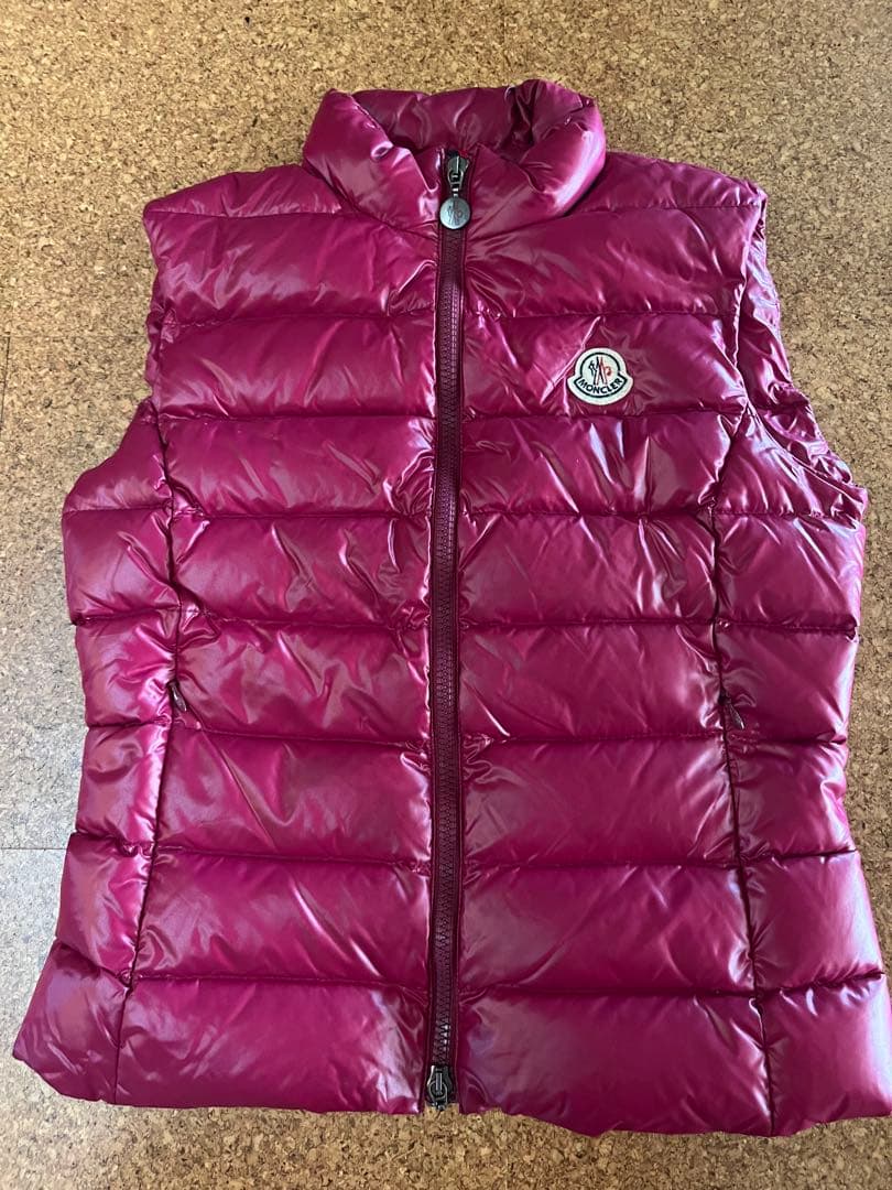MONCLER ワインレッド ピンク　ダウンベスト