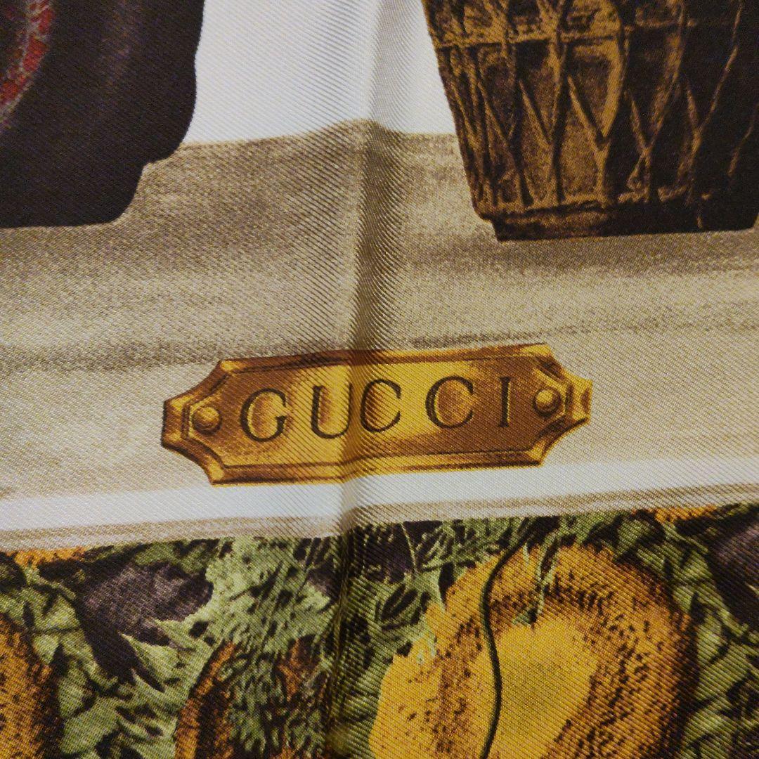 GUCCI　シルク100％　スカーフ