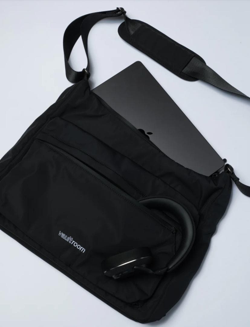 VAULTROOM HOBO BAG / LARGE 新品未開封 デバイスバッグ