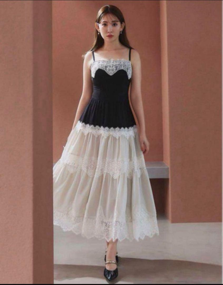 新品 Isa Tiered Lace Cami Dress Herlipto S