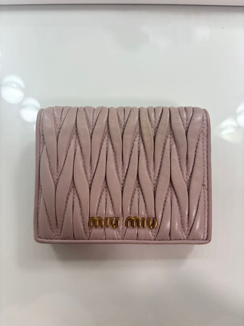 MIUMIU マトラッセ 二つ折り財布 ピンク