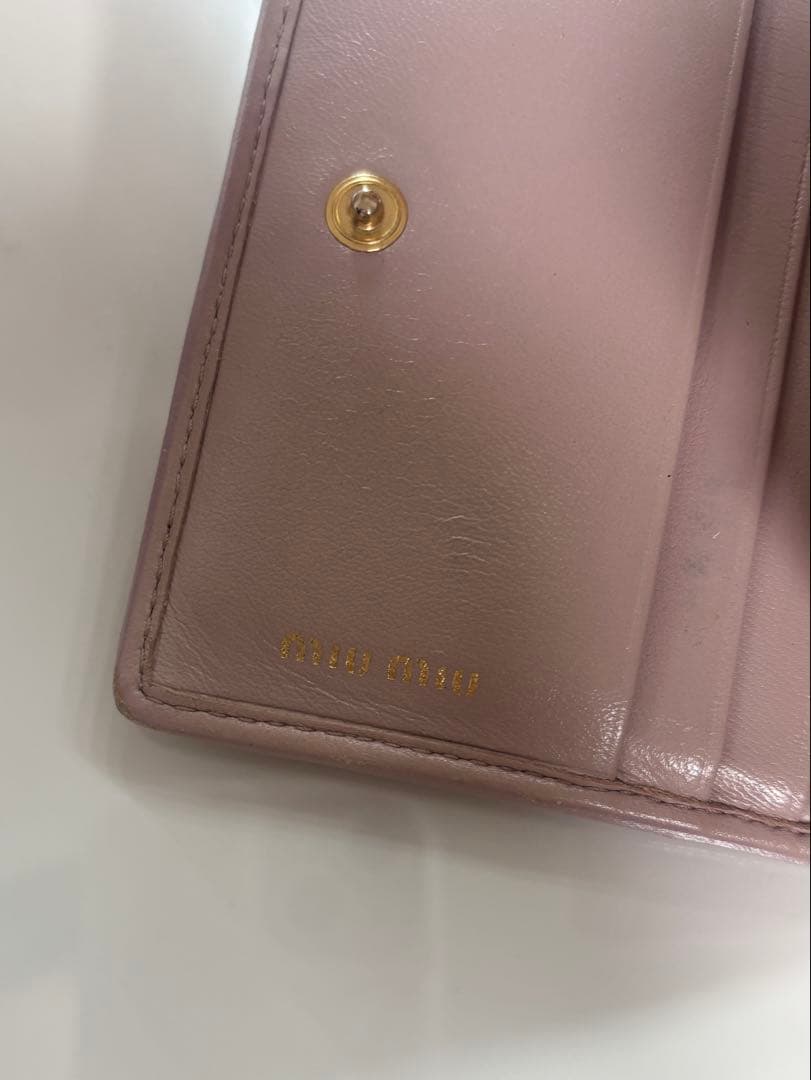 MIUMIU マトラッセ 二つ折り財布 ピンク