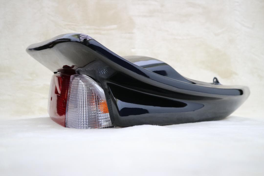 XJR４００　前期　CBX変身　テールカウル　黒＋紅白