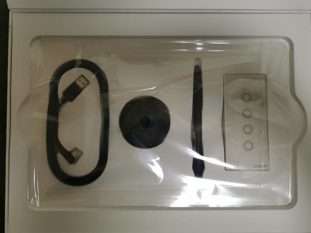 その他 Wacom Intuos Pro Medium PTH-660