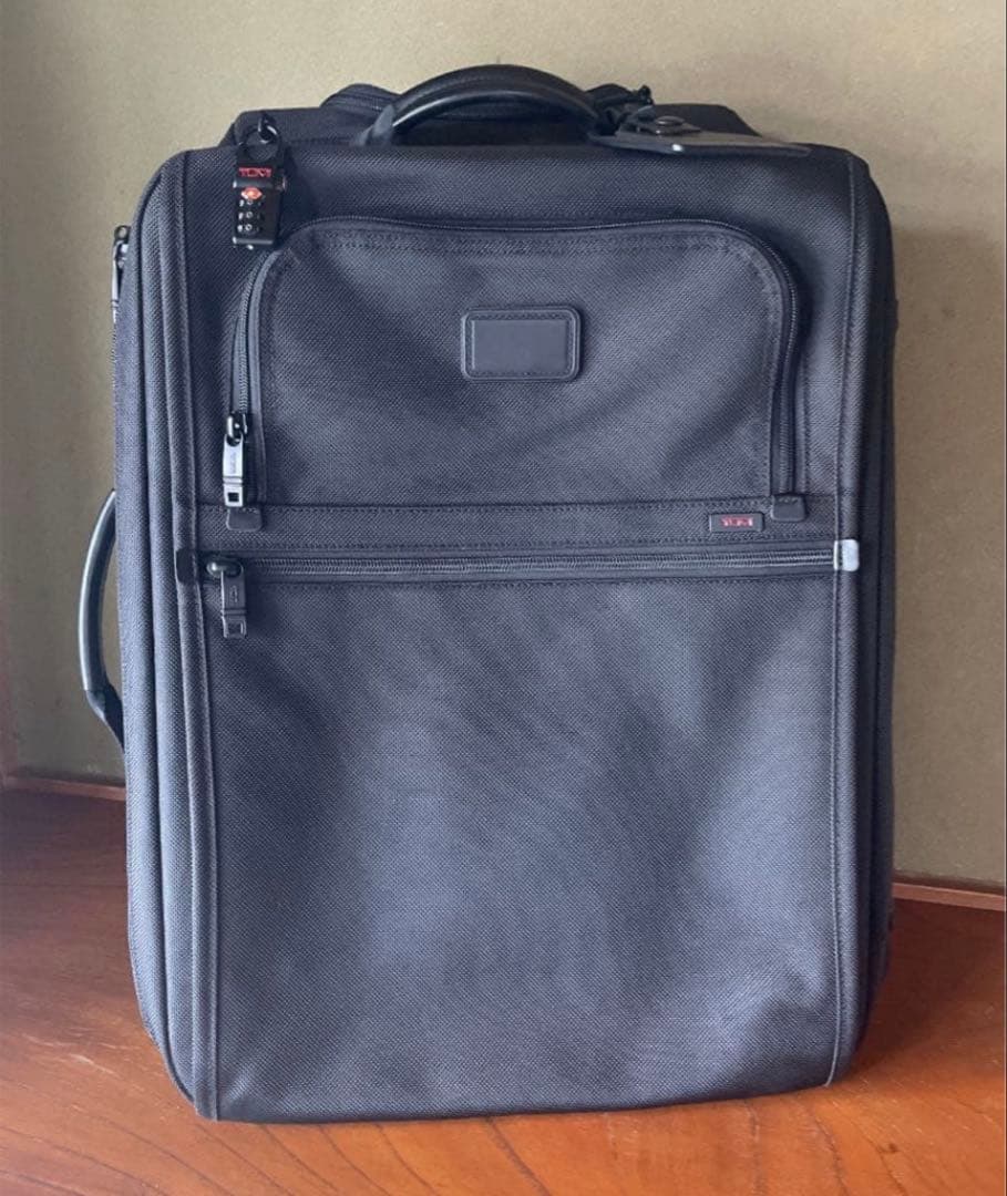 TUMI・トゥミALPHA 22901DH キャリーバッグ機内持ち込み