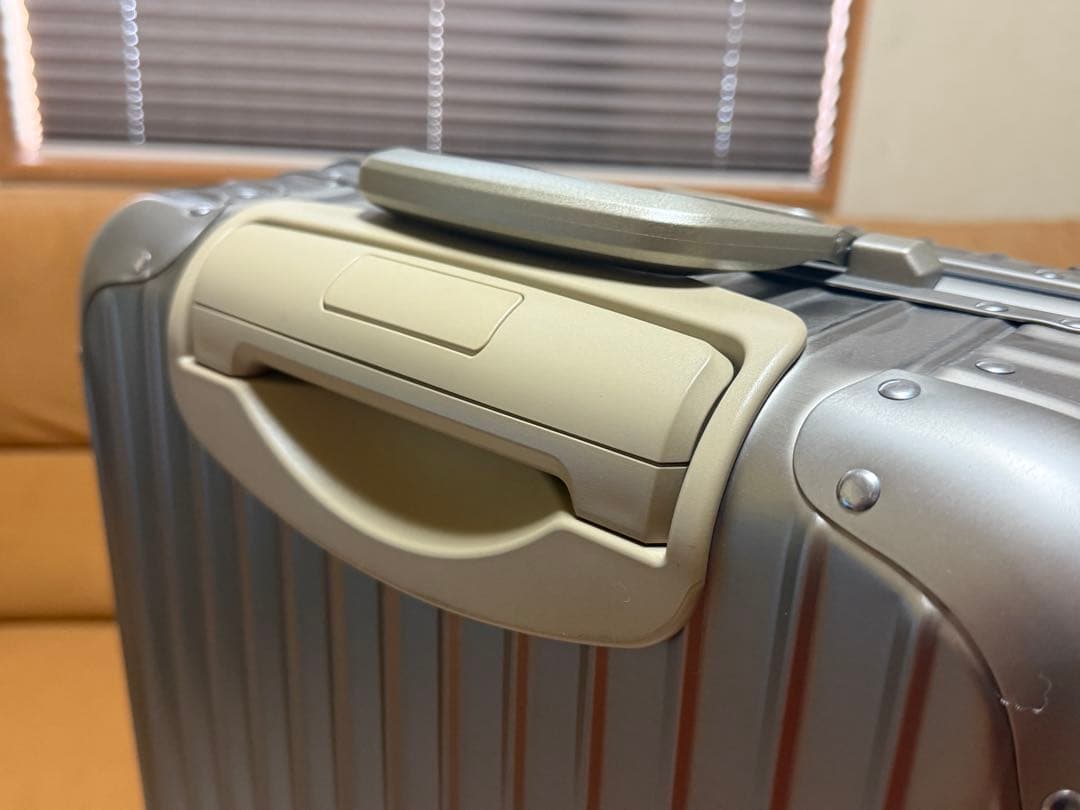 一回使用 リモワ トパーズ チタニウム 35L 機内持ち込み 超美品