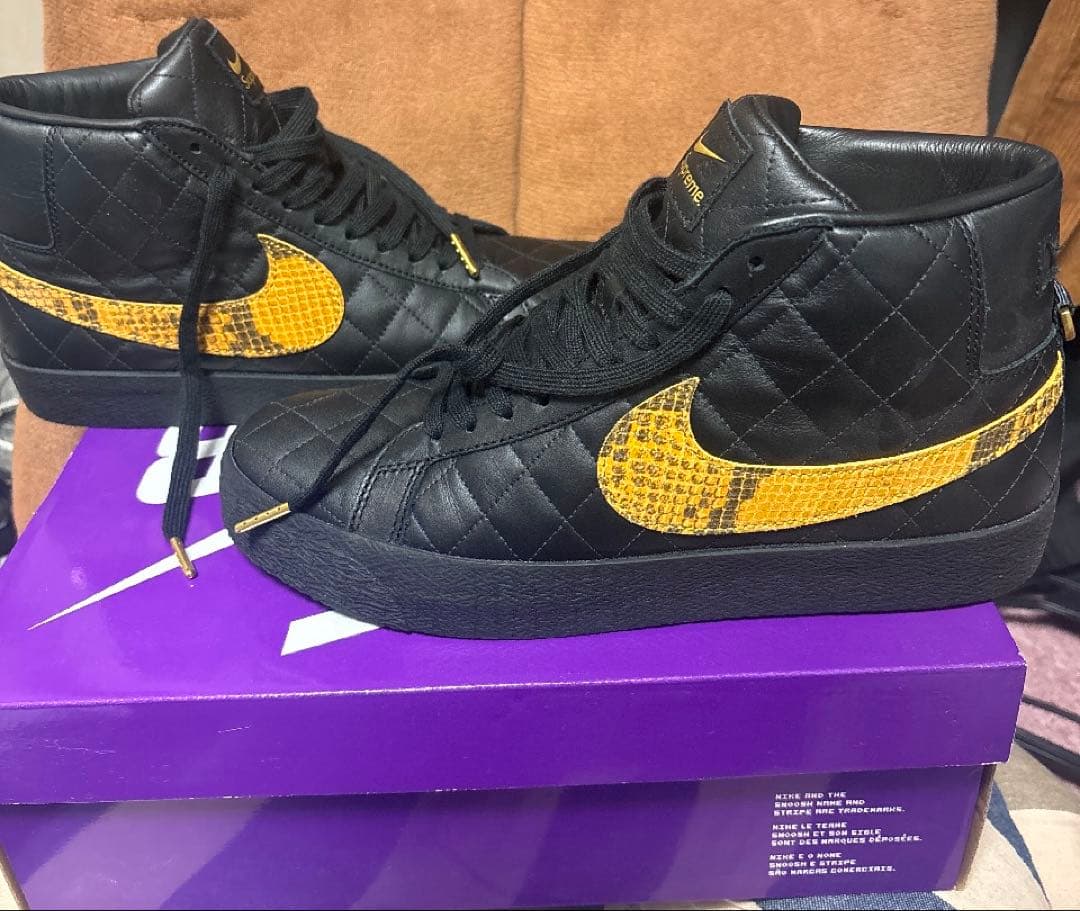 Supreme® Nike SB Blazer Mid 24cm
