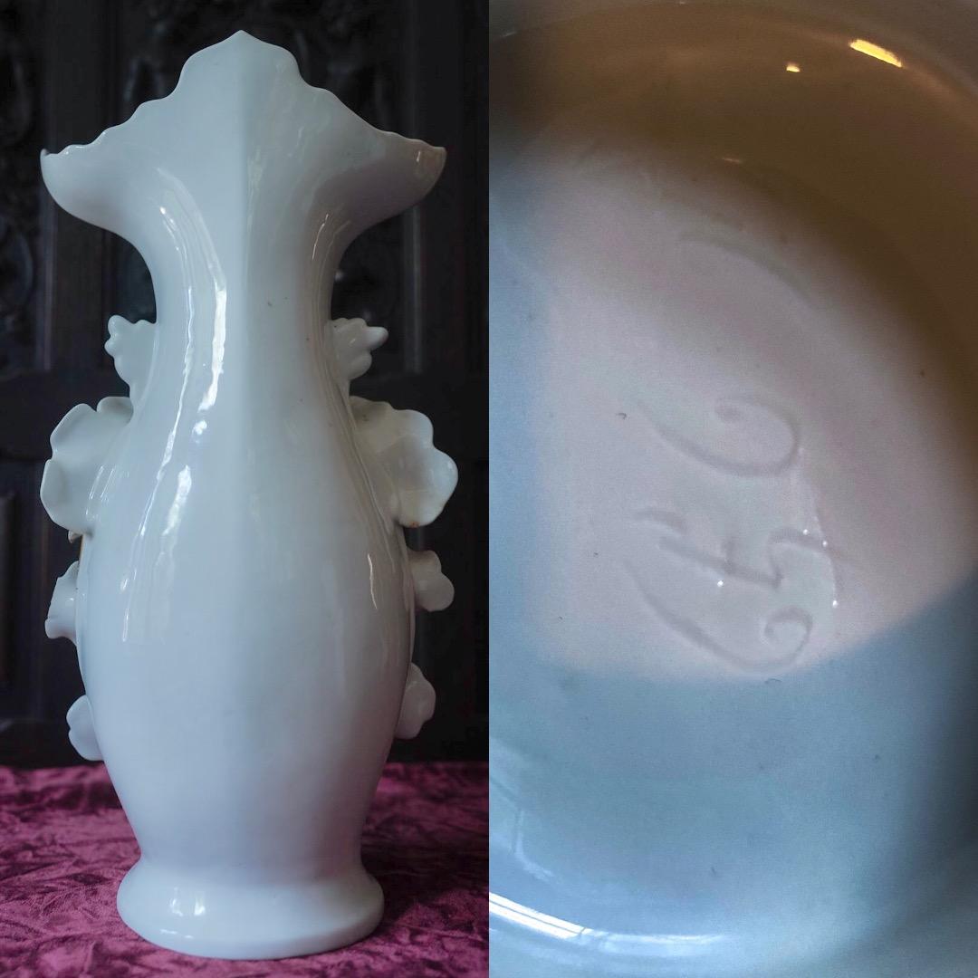 超稀少仏アンティーク 1870年頃、聖母マリアと天使レリーフ金彩ポーセリン大花瓶