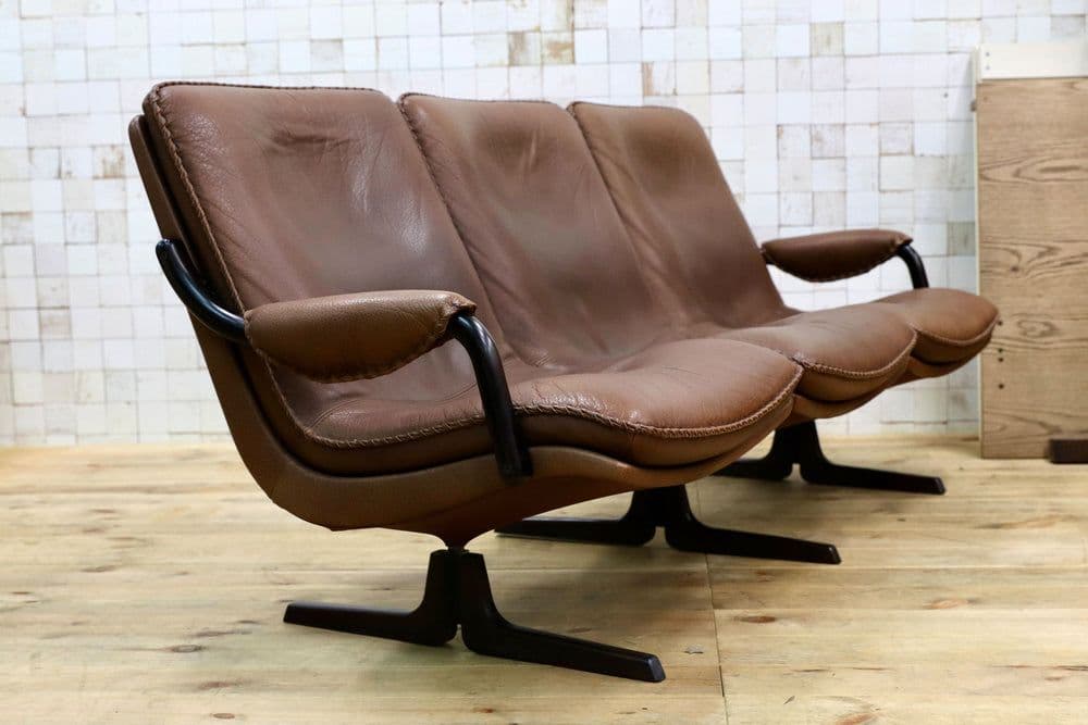 BERG Furniture　3人掛けソファ