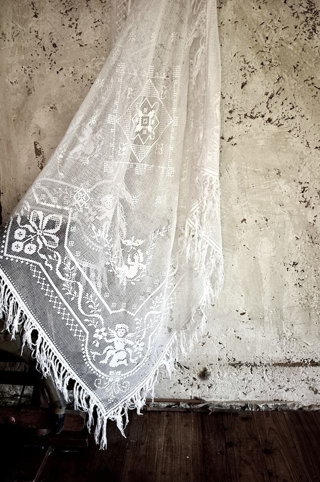 france 150c ８人のプットーと４人の蝶々とレースカーテン アンティーク