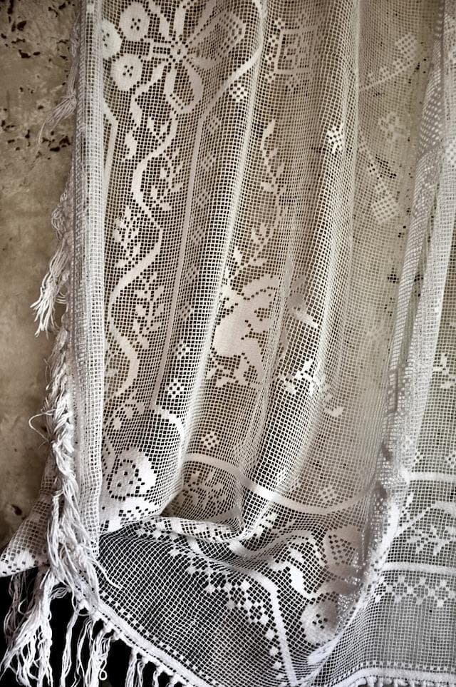 france 150c ８人のプットーと４人の蝶々とレースカーテン アンティーク