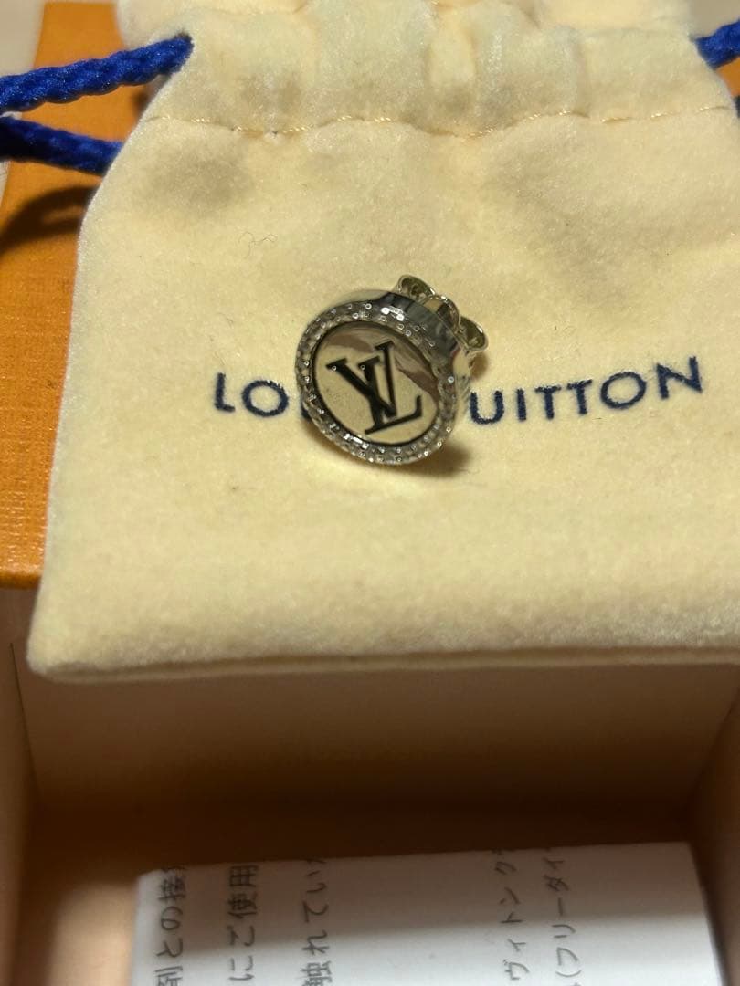 Louis Vuitton スパークルLVロゴ ピアス(片耳用)正規品！