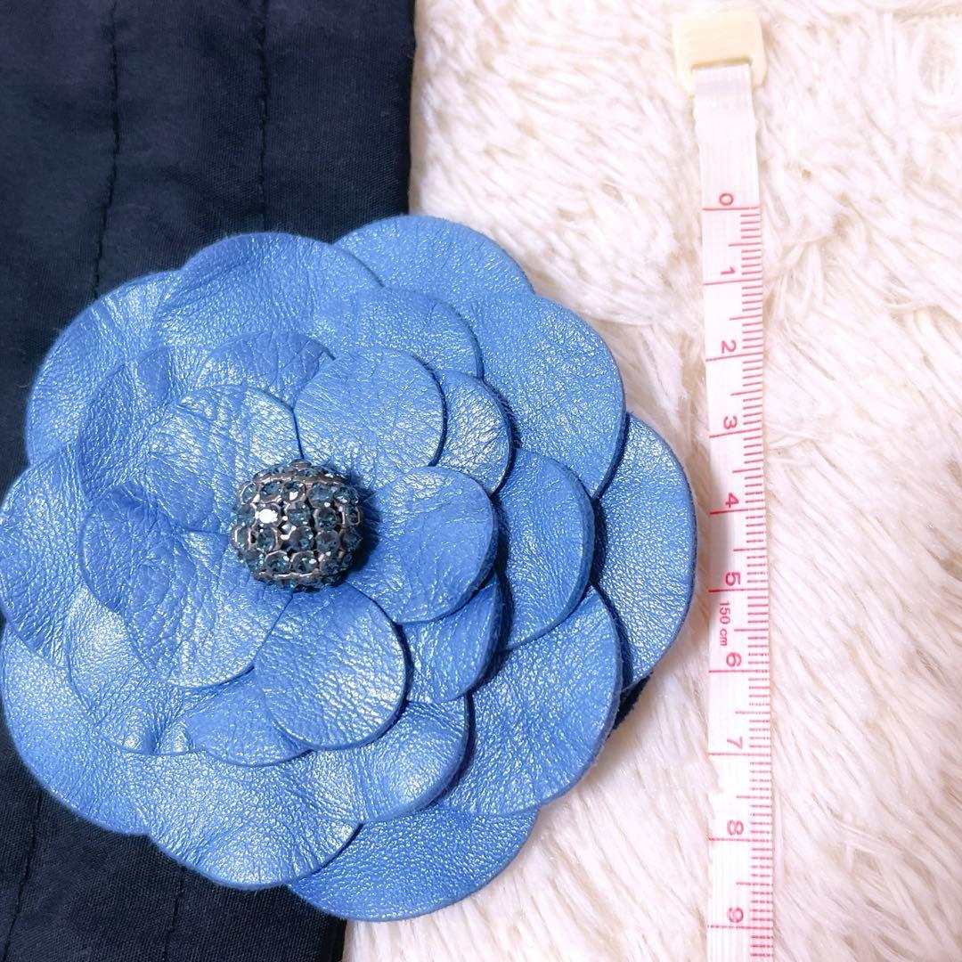 未使用 ✨️ アッカ ヘアゴム 本革 レザー 人気ブルー ビジュー フラワー