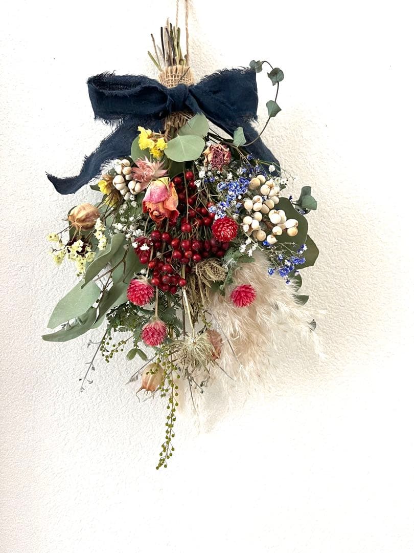春待ちスワッグ③ ドライフラワーの花束　赤い千日紅と赤い実のインテリア雑貨