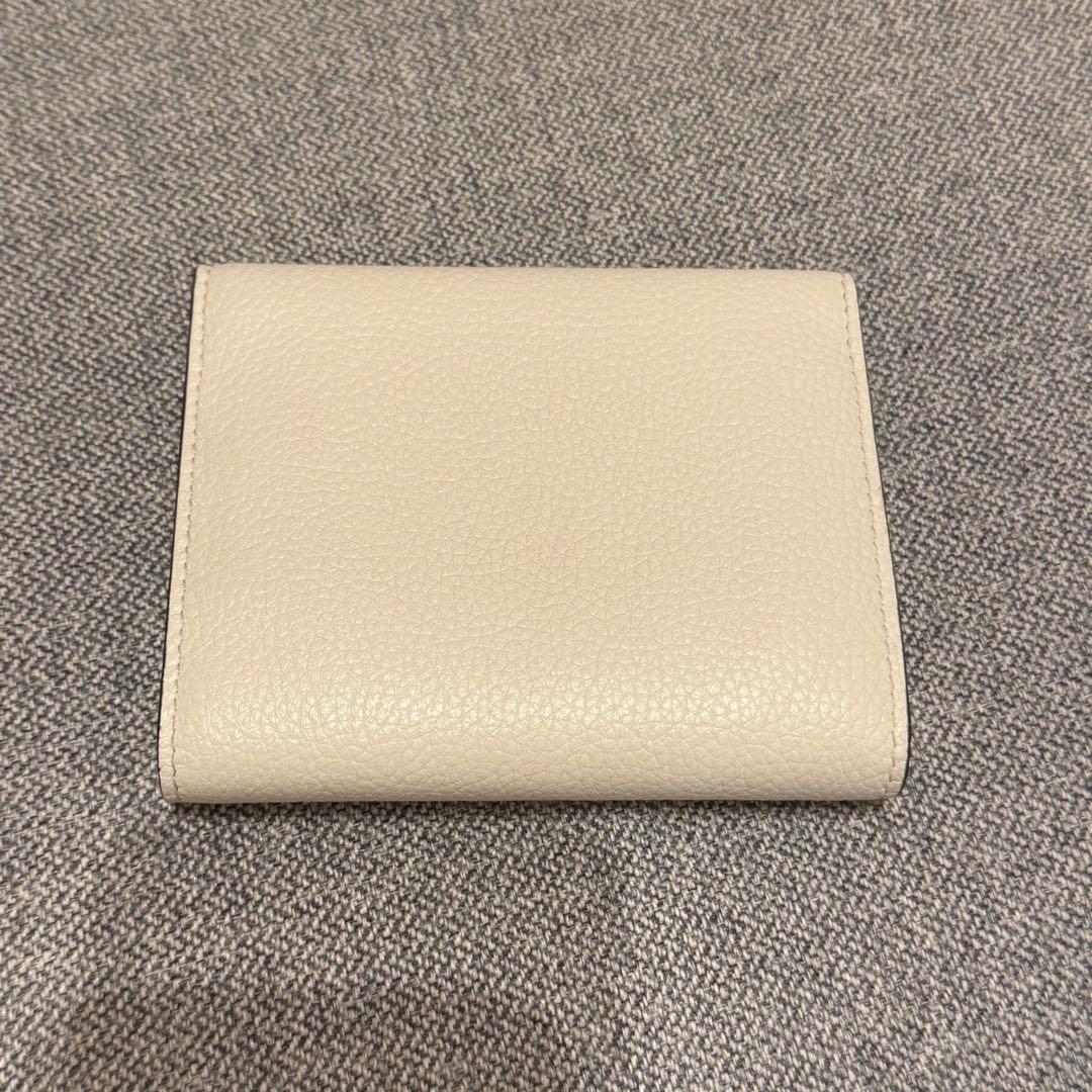 miu miu アイボリー 二つ折り財布