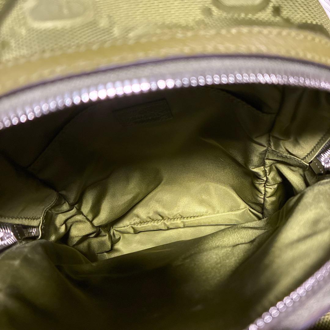 GUCCI グッチ　♡未使用に近い♡ ボディバッグ　カーキ色　オフザグリッド