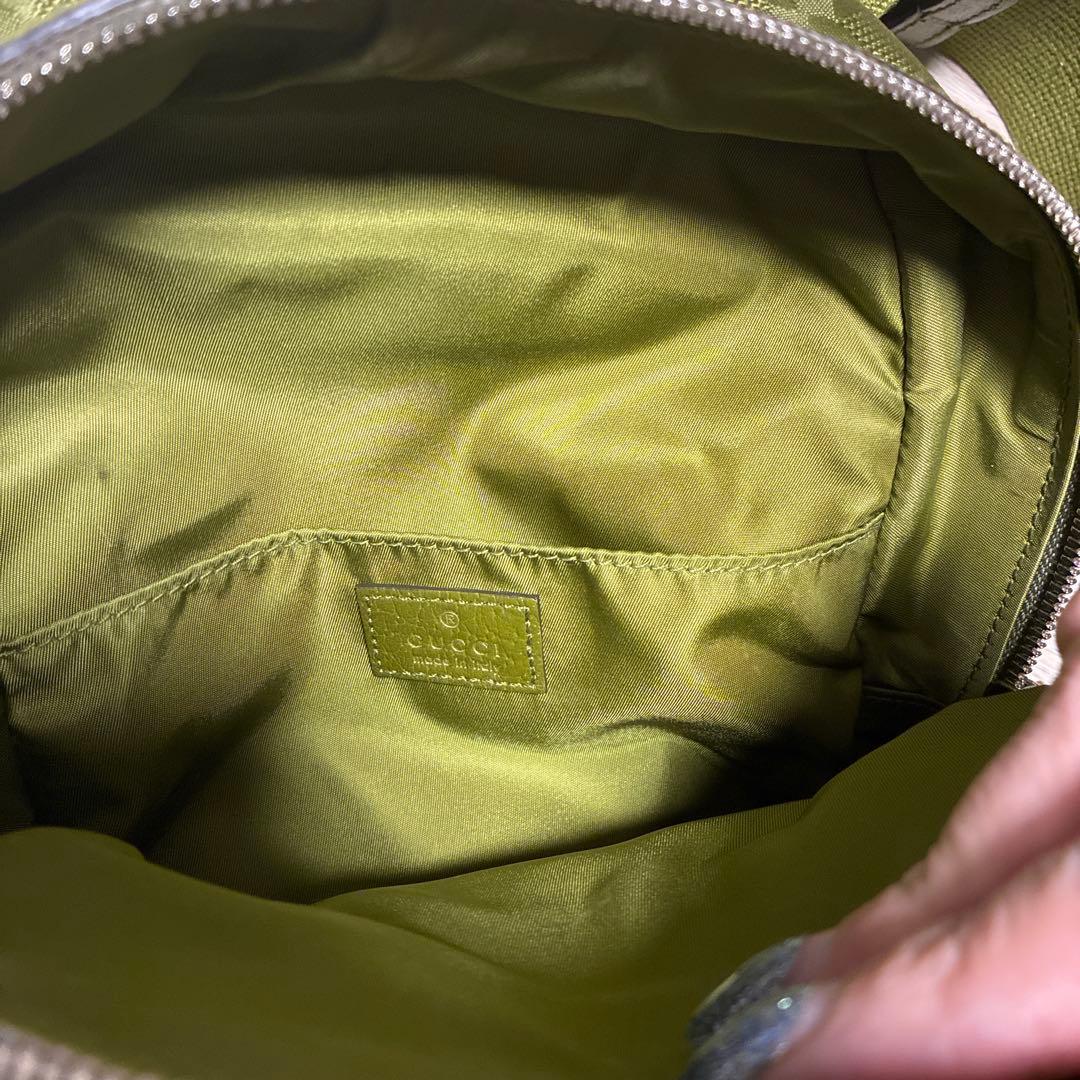 GUCCI グッチ　♡未使用に近い♡ ボディバッグ　カーキ色　オフザグリッド