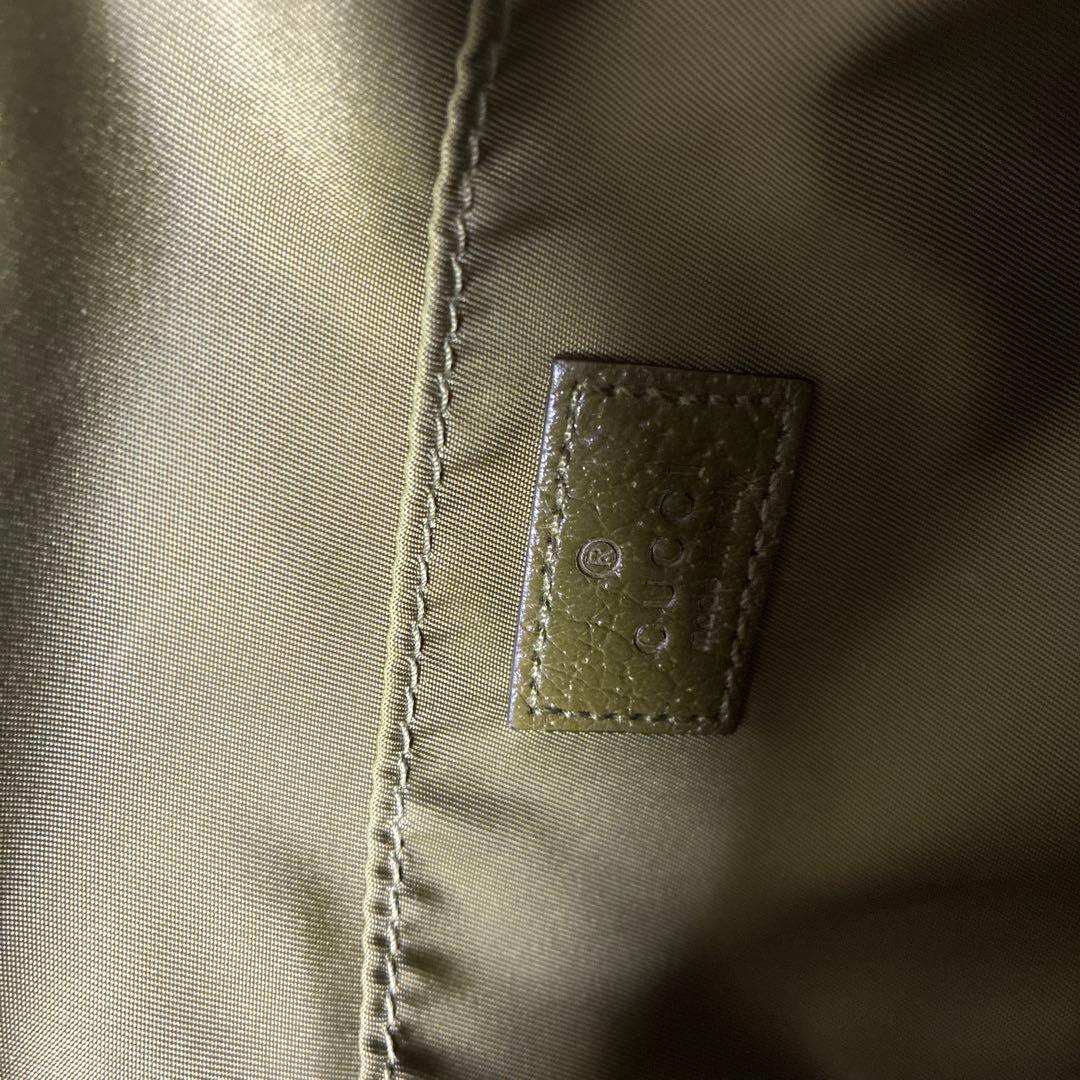 GUCCI グッチ　♡未使用に近い♡ ボディバッグ　カーキ色　オフザグリッド