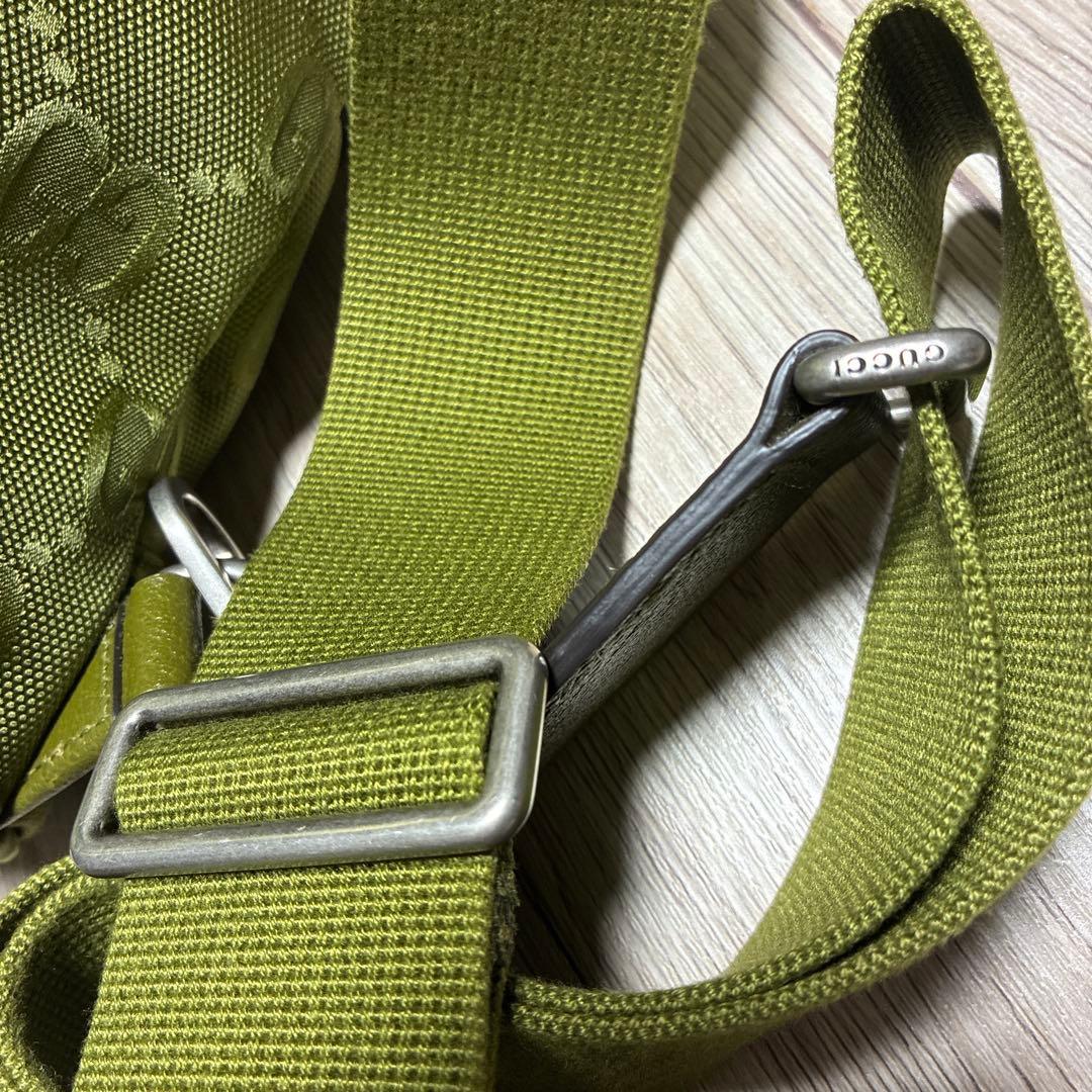GUCCI グッチ　♡未使用に近い♡ ボディバッグ　カーキ色　オフザグリッド