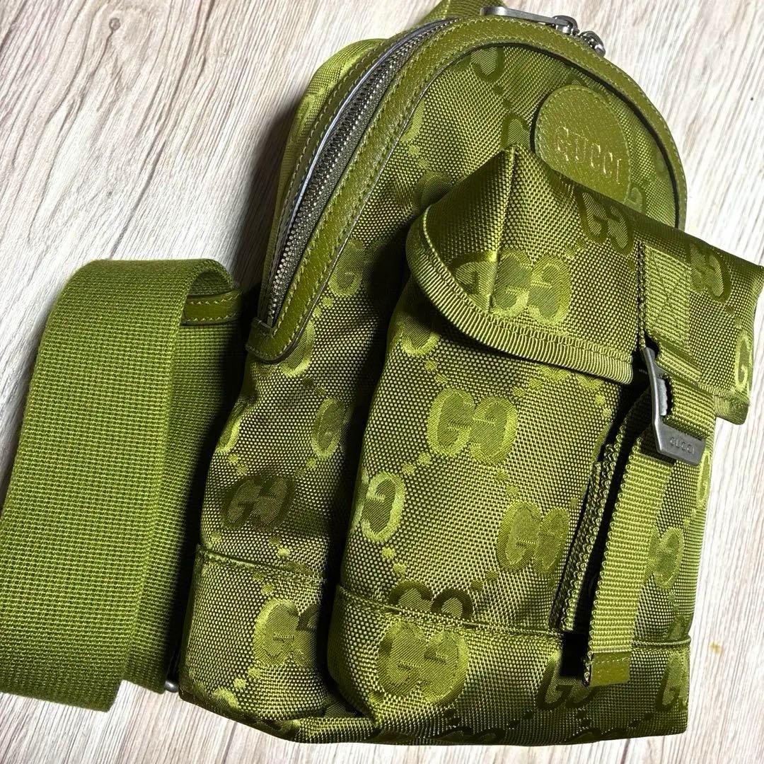 GUCCI グッチ　♡未使用に近い♡ ボディバッグ　カーキ色　オフザグリッド