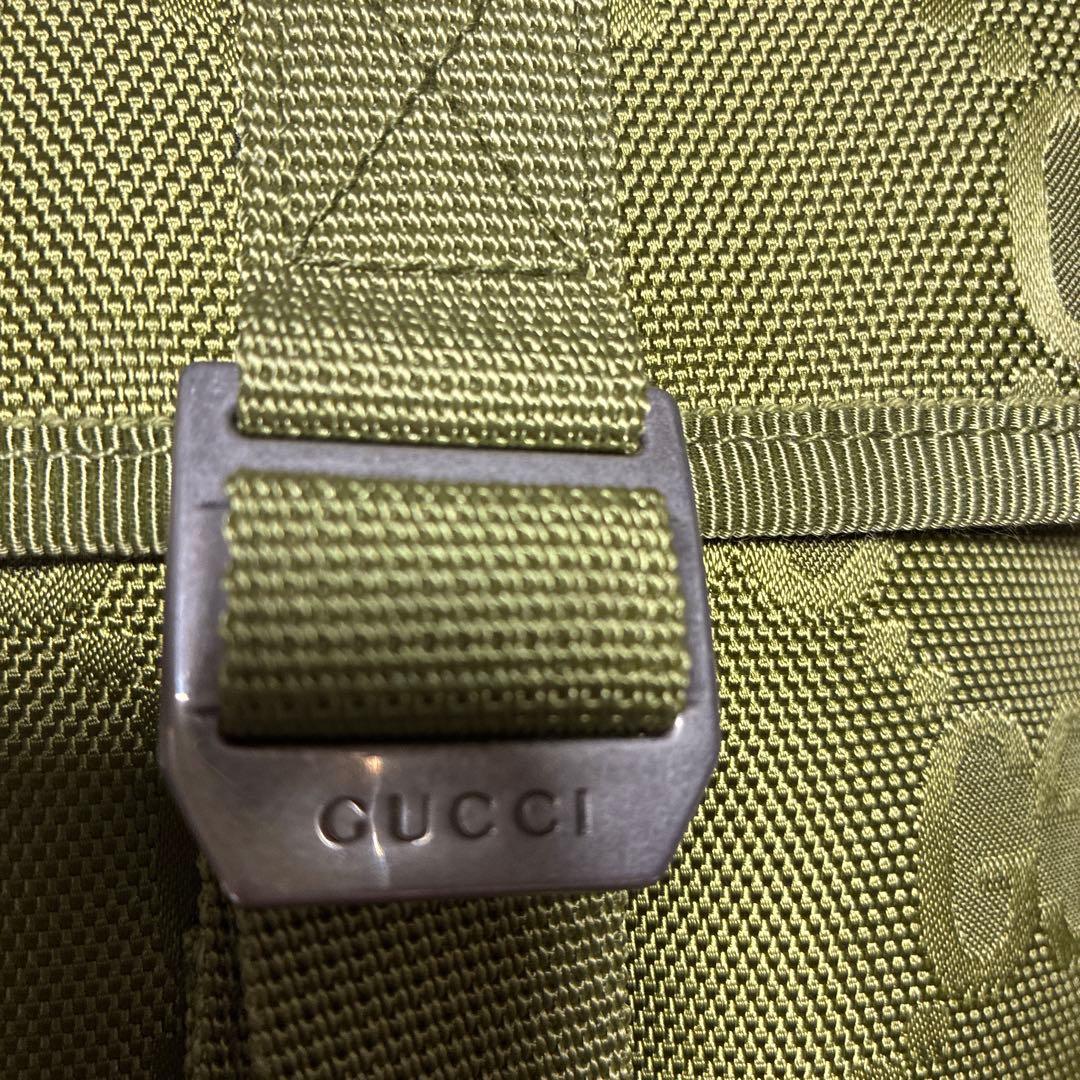 GUCCI グッチ　♡未使用に近い♡ ボディバッグ　カーキ色　オフザグリッド