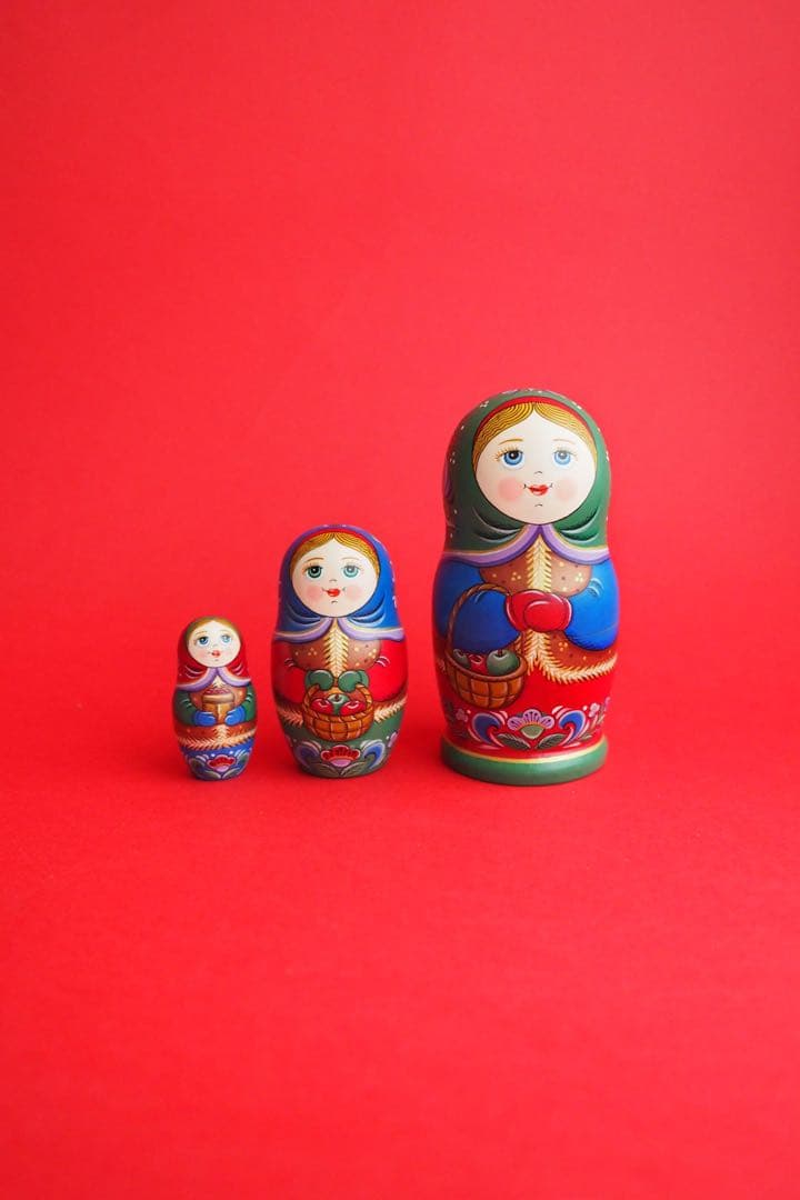 クリスマスセール♪ロシア雑貨☆冬マトリョーシカ3P『りんご ヤーブラカ』オリガ作