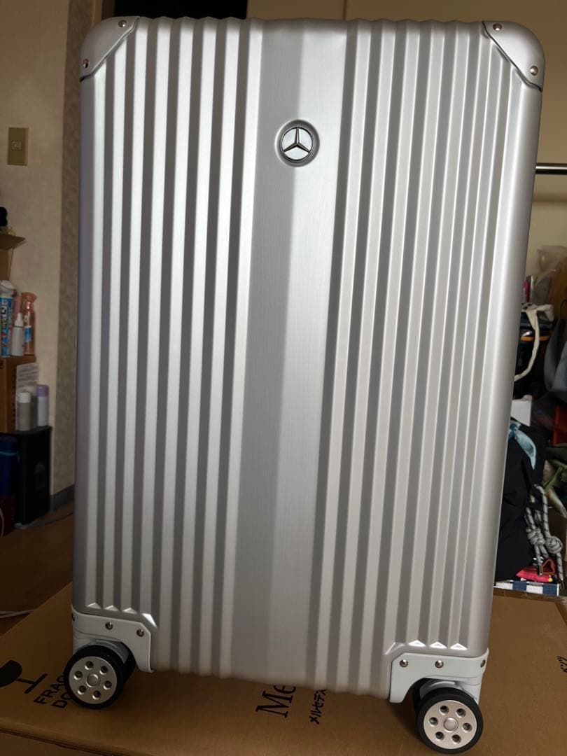 【新品未使用】【非売品】65Lメルセデスベンツ　アルミスーツケース