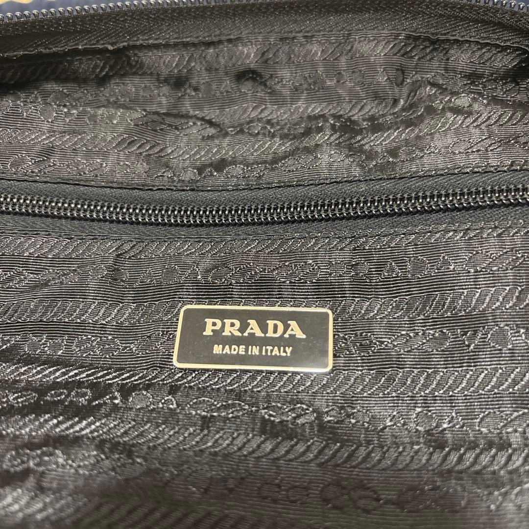 プラダ　ボストンバック　黒