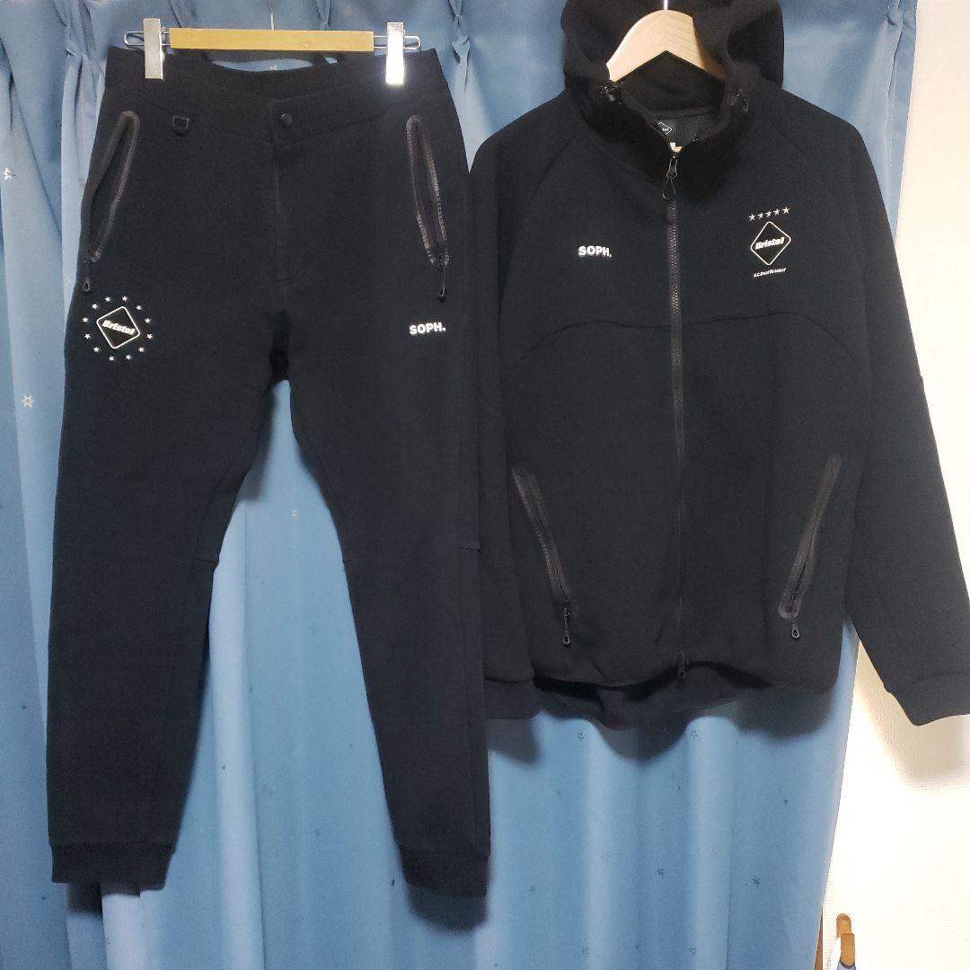 FCRB　エフシーレアルブリストル　ベンチレーションセットアップ　上下　ブラック