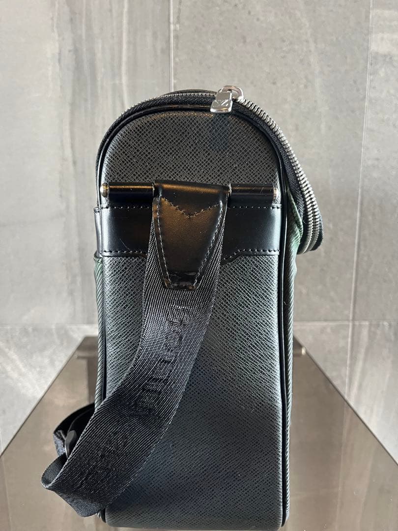 ルイヴィトン タイガ タイミール ショルダー メッセンジャー バッグ グリーン