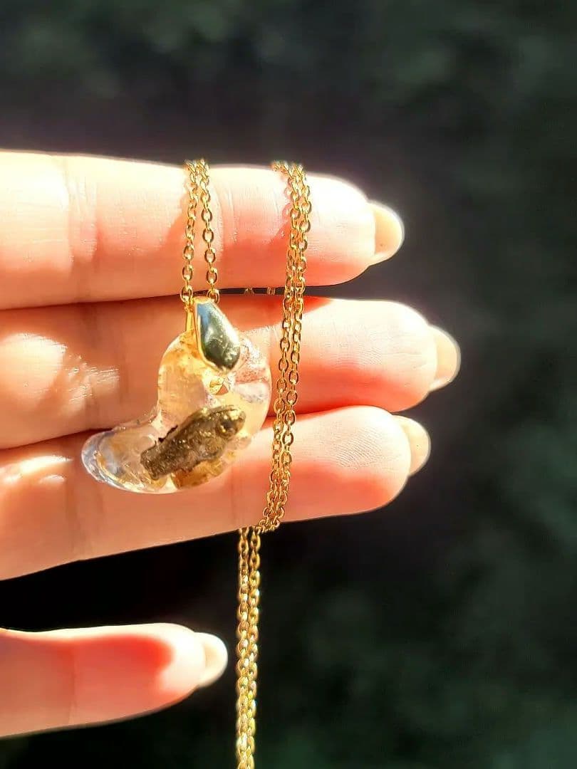 本日特別価格★良い方向へ導き富を築く福を招く勾玉オルゴナイト