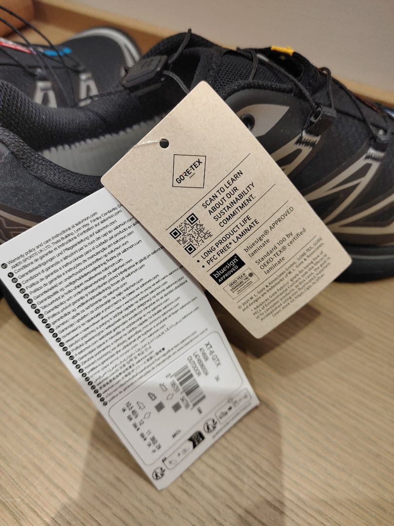 新品未使用！箱・タグ付き　Salomon GORE-TEX スニーカー ブラック