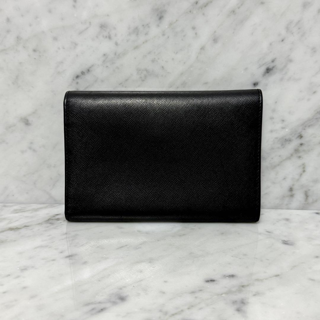 美品 PRADA プラダ 三つ折財布 ブラック 黒 サフィアーノ トライアングル