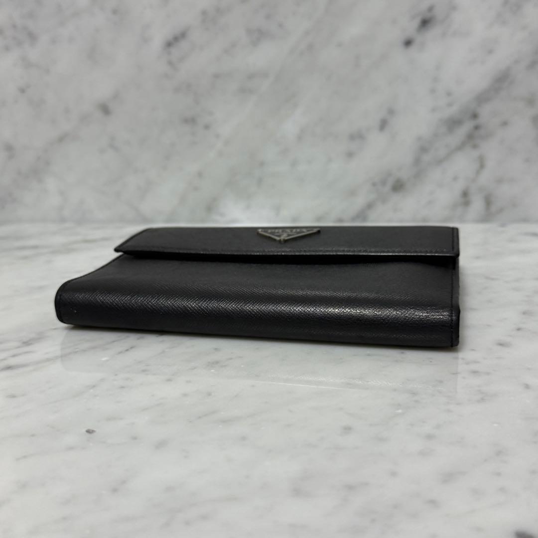 美品 PRADA プラダ 三つ折財布 ブラック 黒 サフィアーノ トライアングル