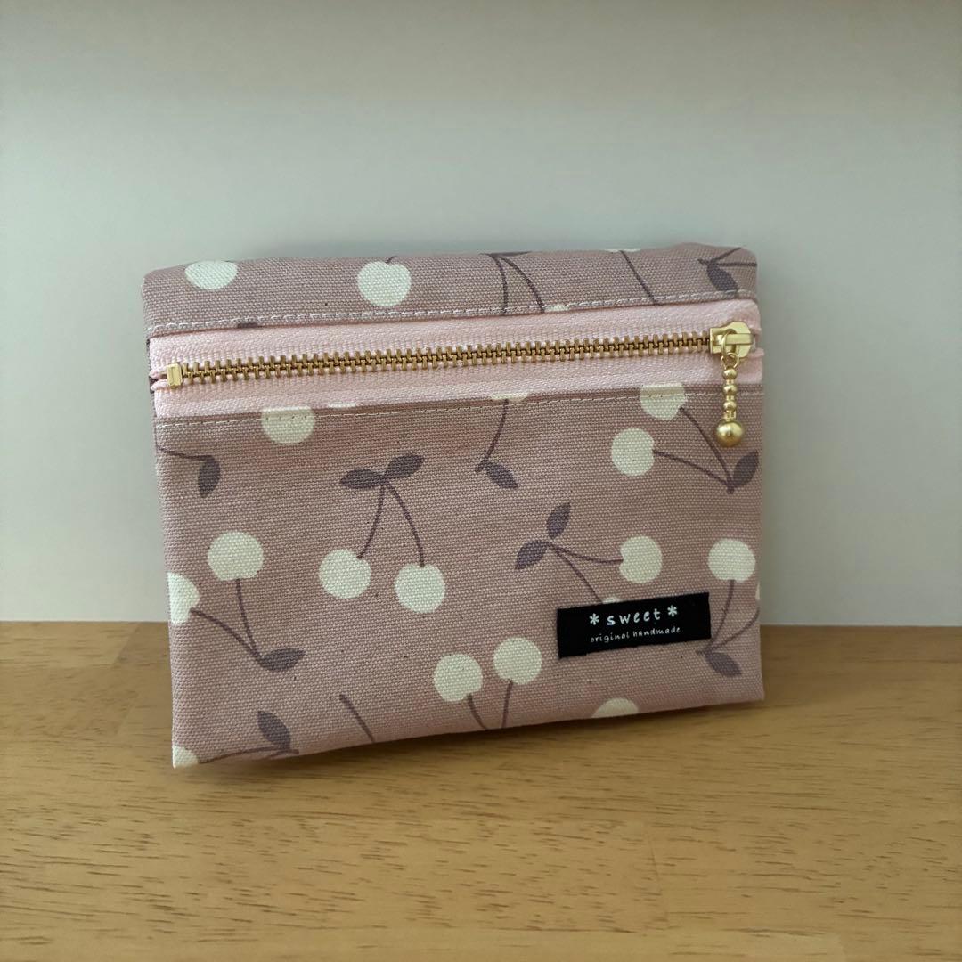 フタにファスナー☆移動ポケット☆さくらんぼ☆ピンク☆ハンドメイド