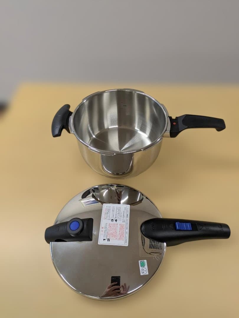 ☆新品超美品☆Fisslerブルーポイント圧力鍋 4.5L（ IH200V対応）