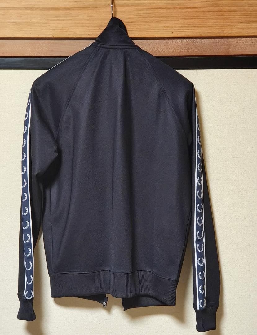 【美品】Sサイズ　FRED PERRY トラックジャケット ネイビー