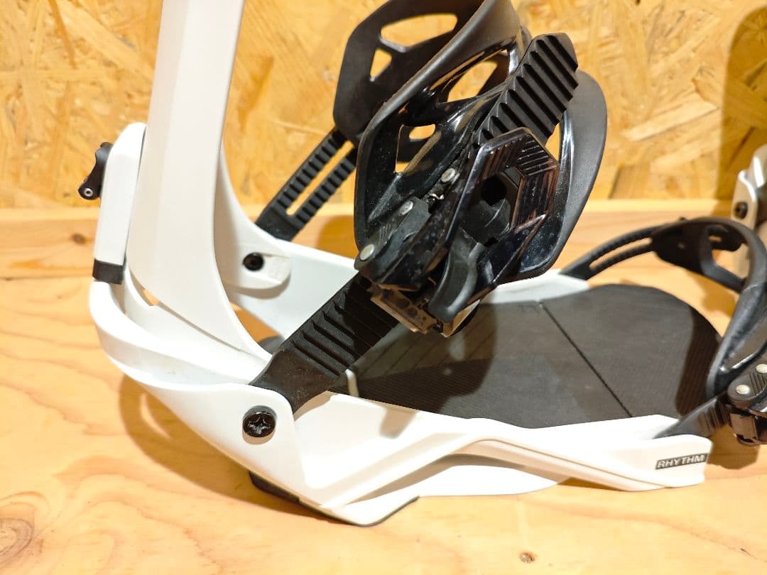SALOMON RHYTHM サロモンスノーボード バインディングビンディング