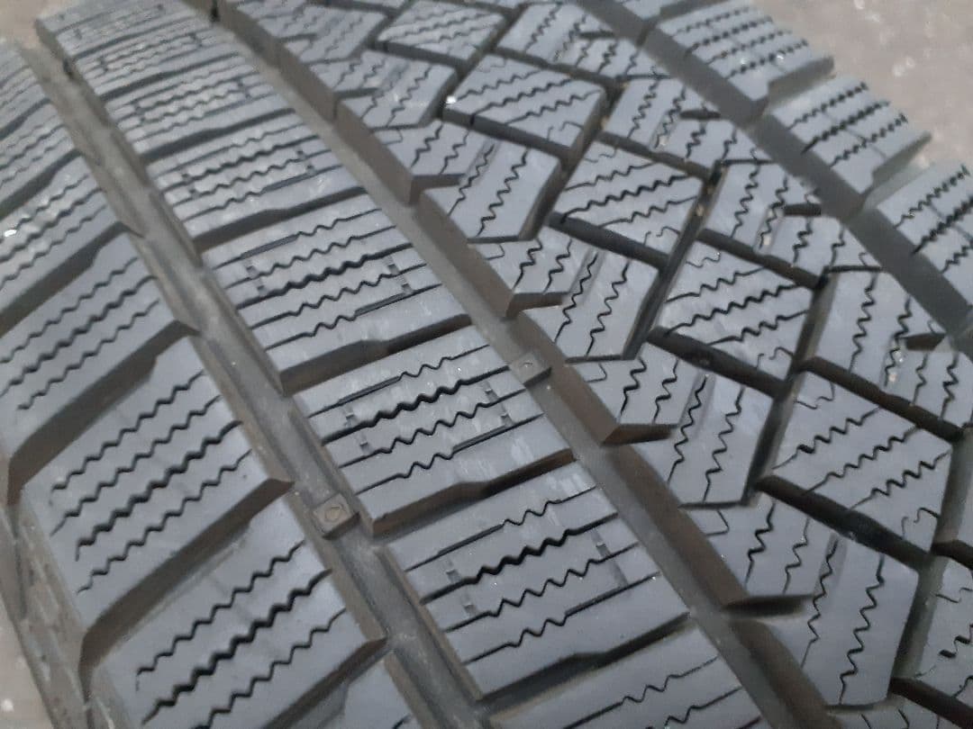 深溝22年　ピレリICE ZERO 195/65R15インチ スタッドレスタイヤ