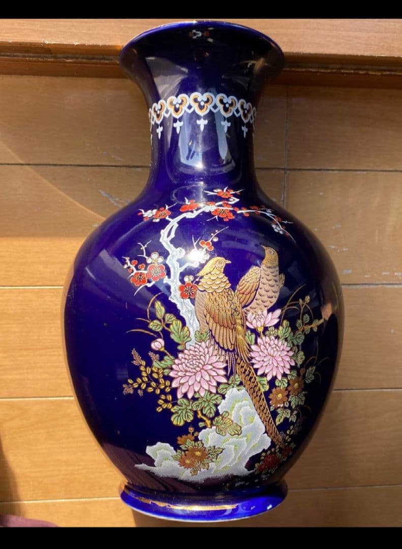 気品溢れる 九谷焼 花瓶 中古品