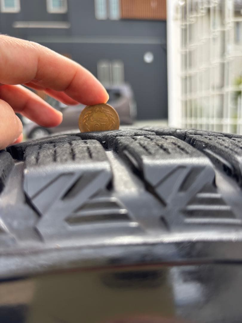 235/60R18 107Q スタッドレスタイヤ