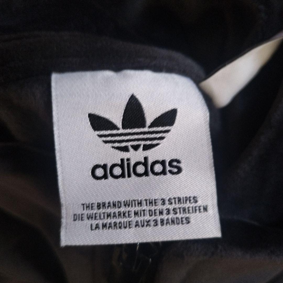 重盛さと美着用　adidas ベロア 黒 タグ有り